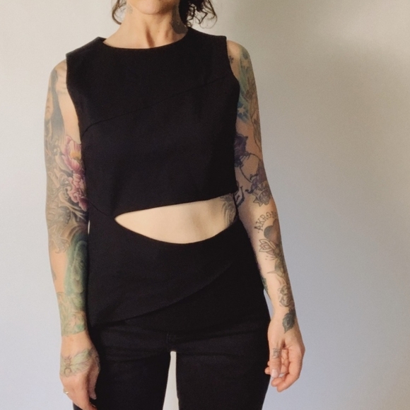 FRNCH Cut Out Top - Picture 2 of 11